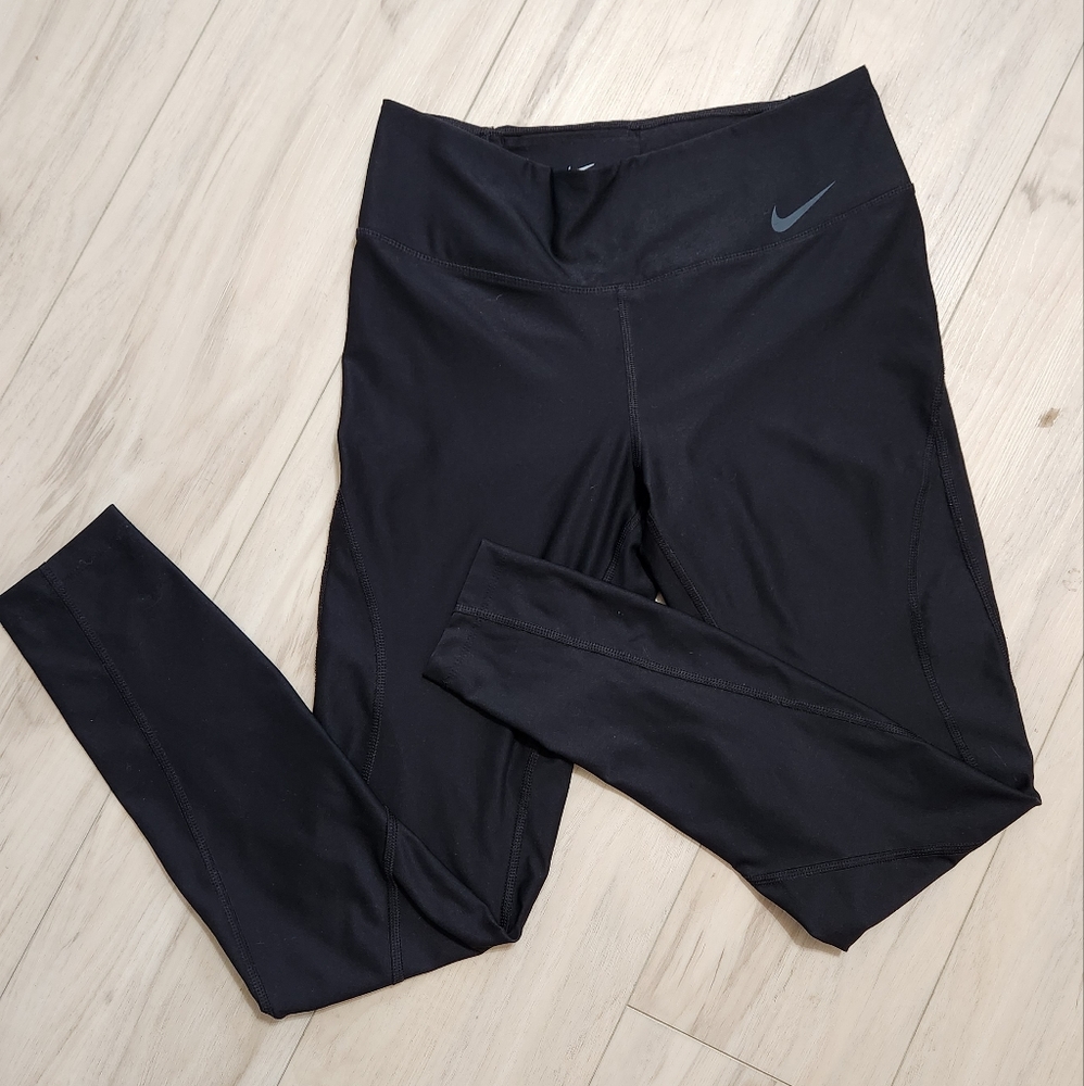 Nike dri-fit black leggings size medium